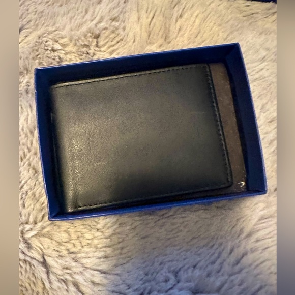 NWT - ROYCE BLACK LEATHER RFID BLOCKING SLIM BIFOLD WALLET - Picture 4 of 6